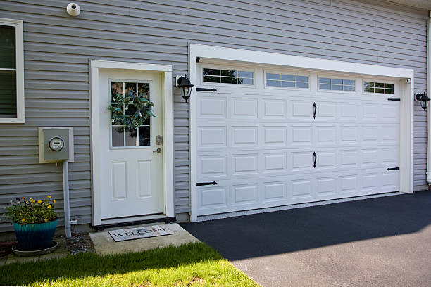 24/7 Emergency Garage Door Panel Replacement experts in Ellicott City, MD